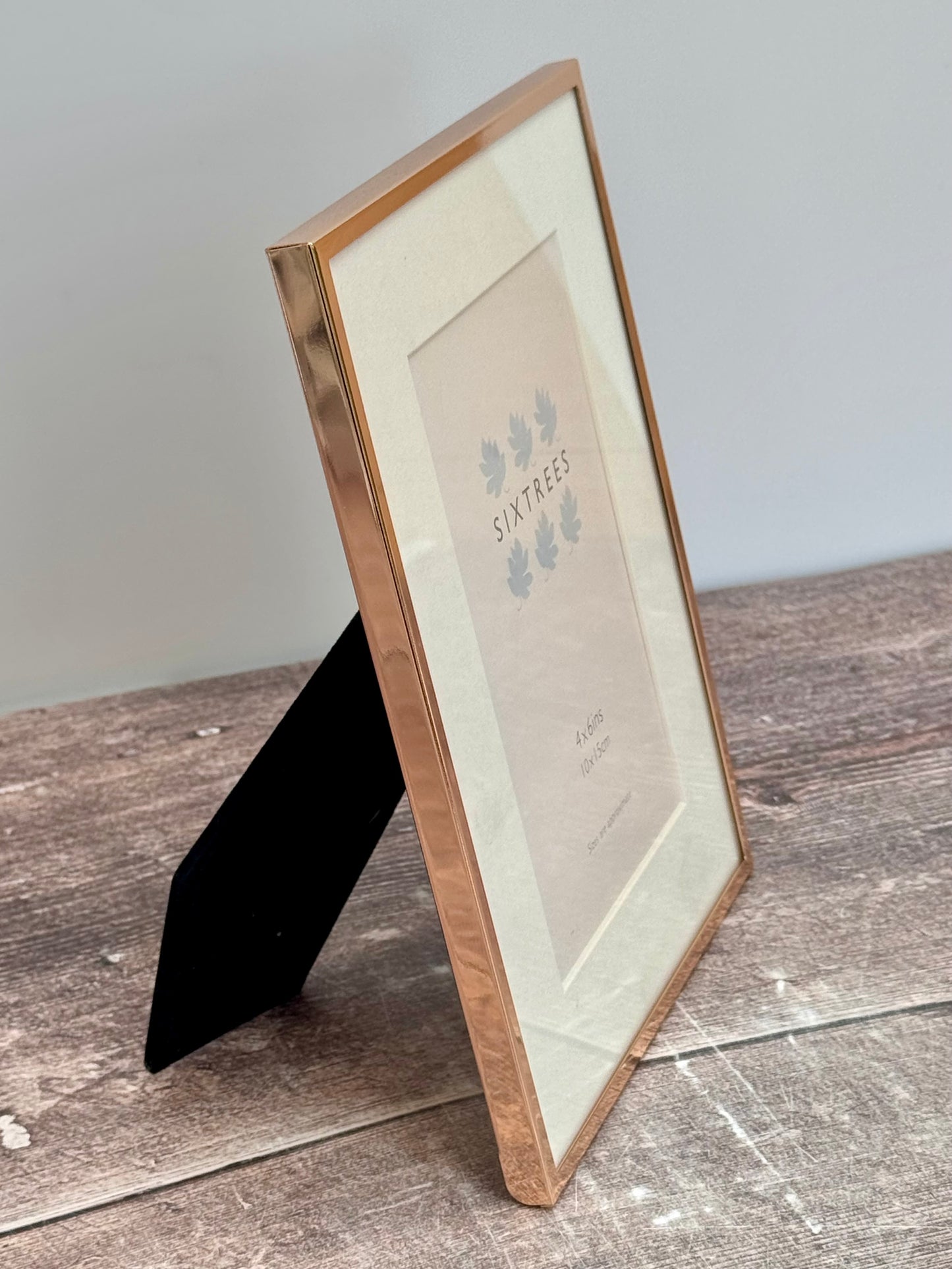Sixtrees Rose Gold Photo Frame with Aperture, 4’ x 6’