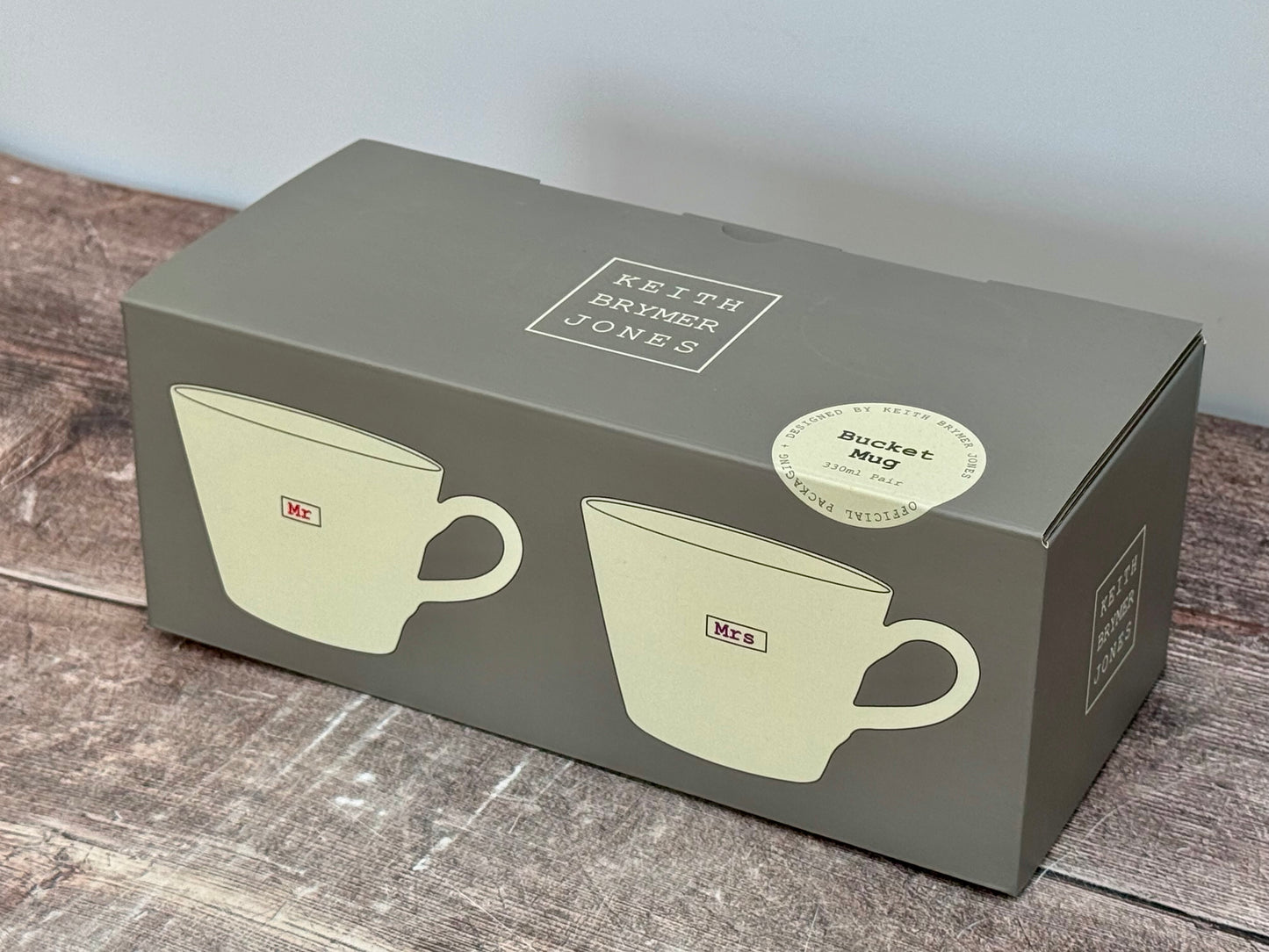 White ‘mr’ and ‘mrs’ Mugs, 350ml