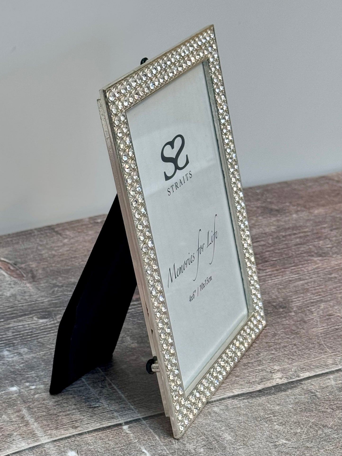 Jewel Photo Frame, 4’ x 6’