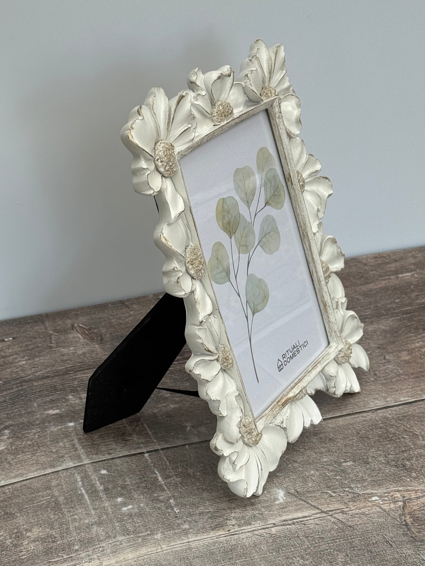 Flower Patterned Border Photo Frame, 5’ x 7’