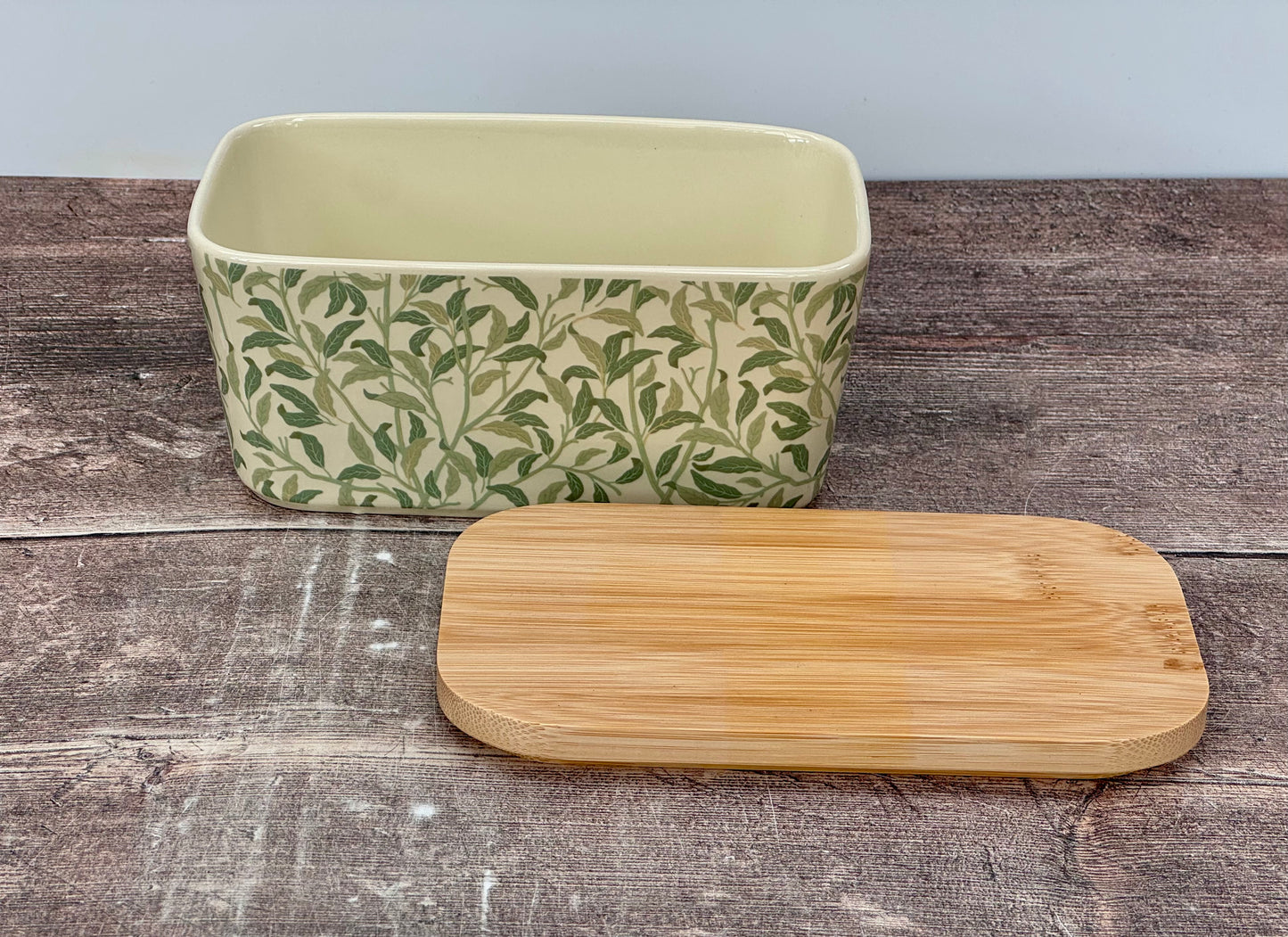 Scandi Home Green Leaves Patterned Butter Dish with Wooden Lid