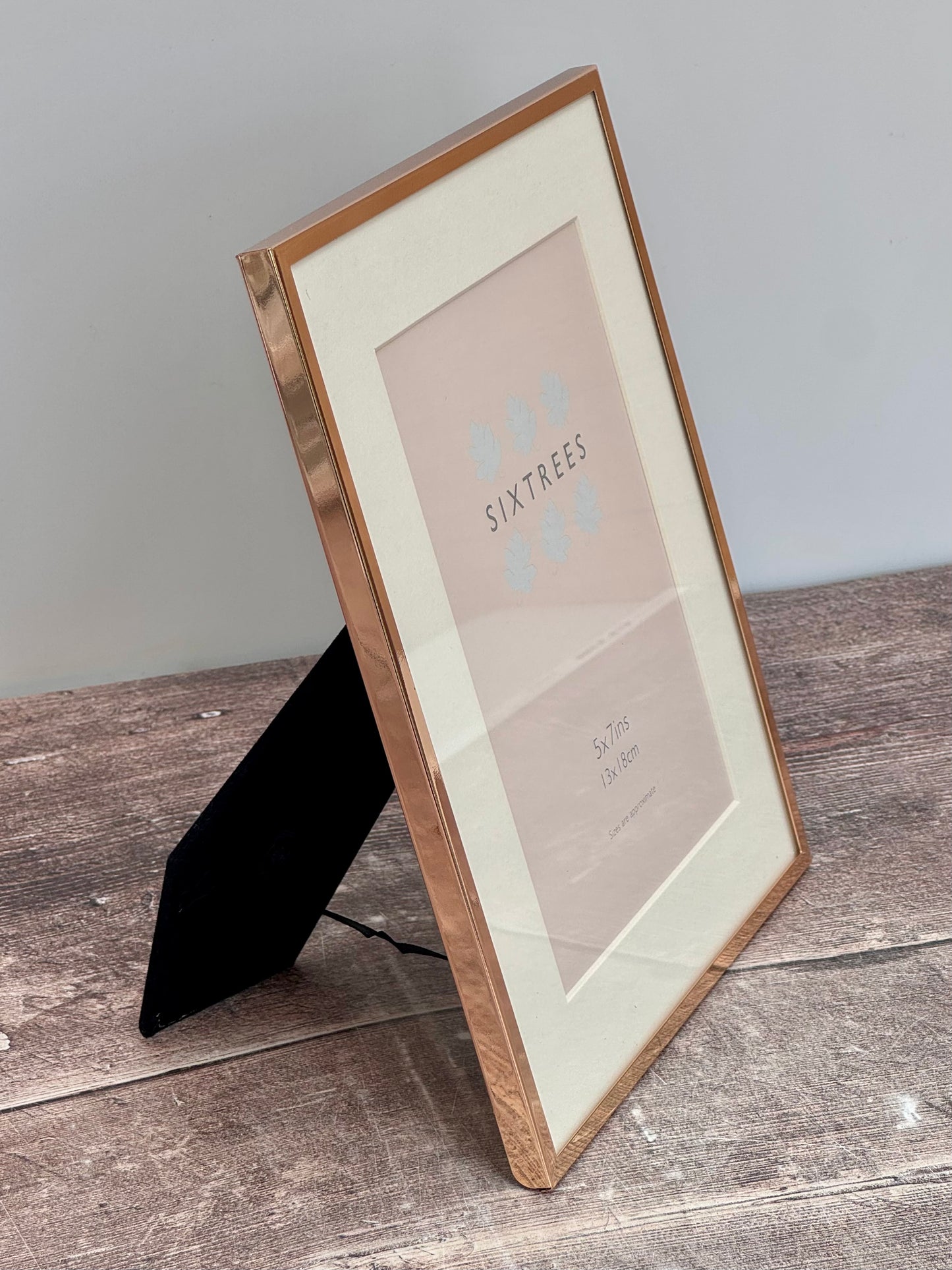 Sixtrees Rose Gold Photo Frame with Aperture, 5’ x 7’