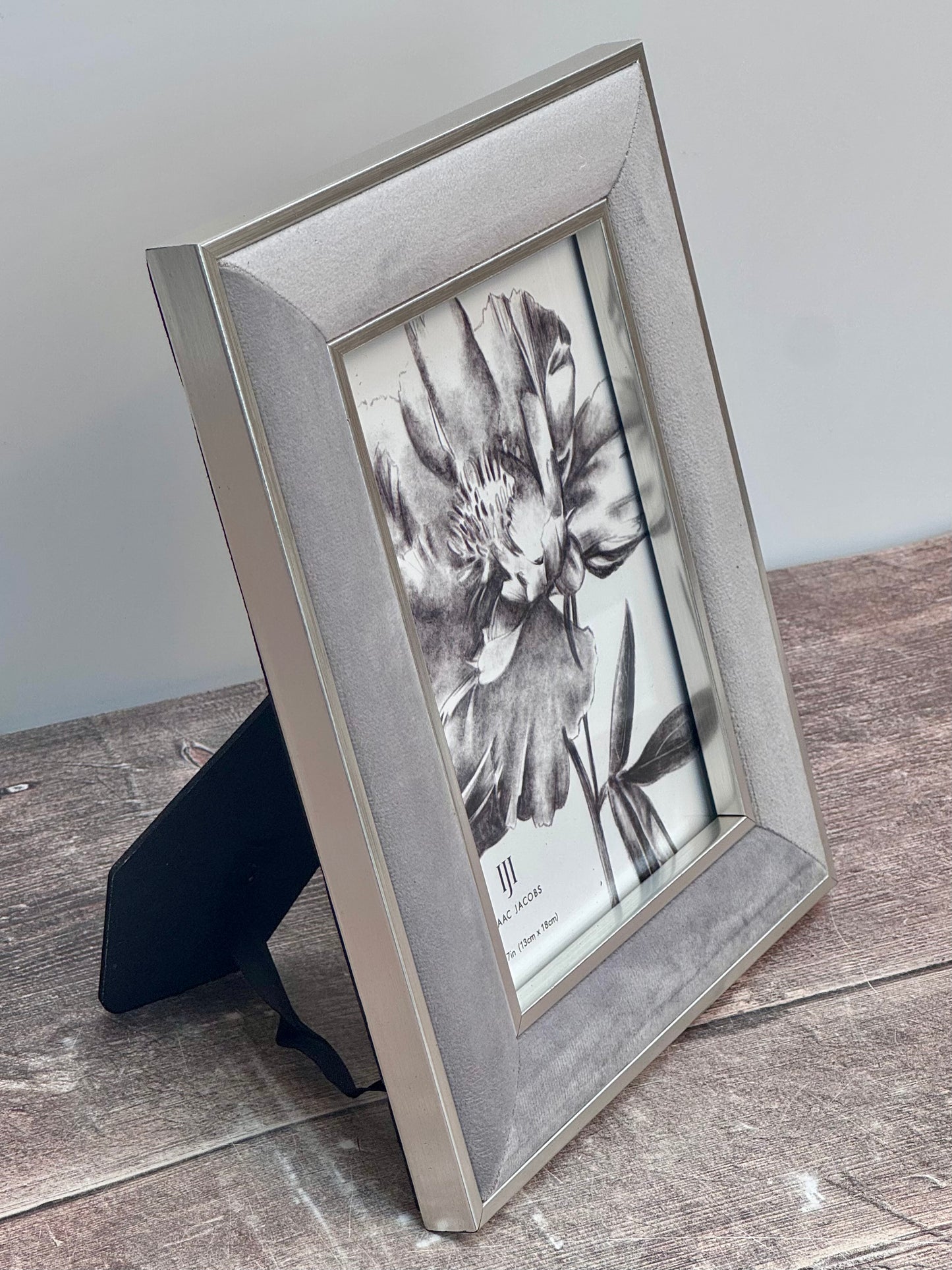 Isaac Jacobs Grey Velvet Photo Frame, 5’ x 7’