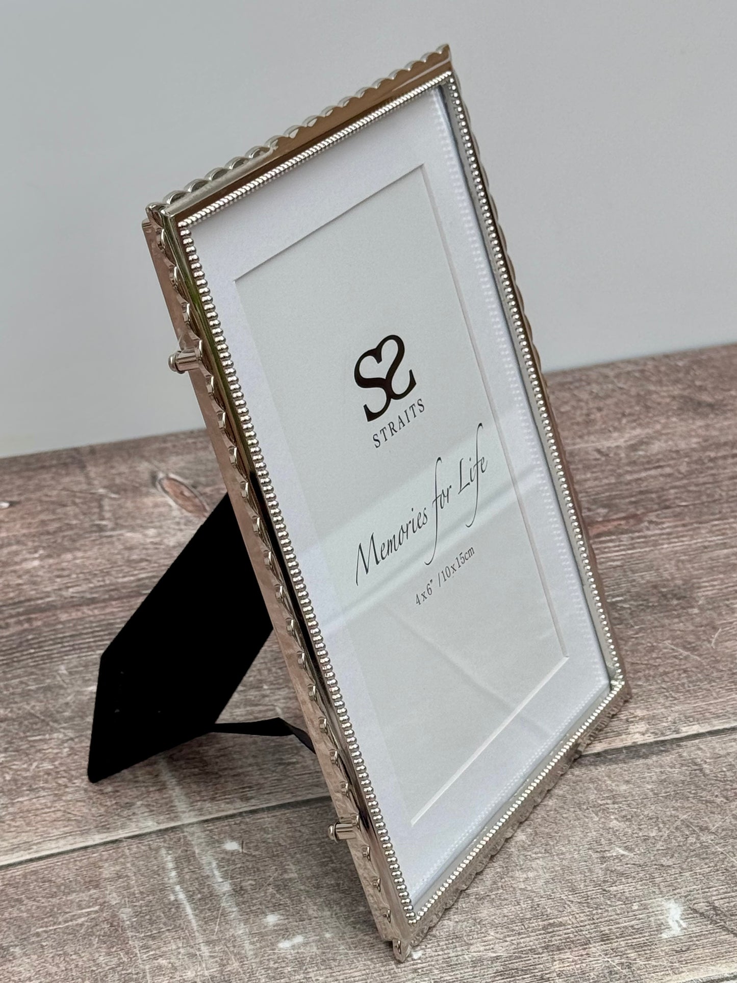 Silver Tone Decorative Edge Photo Frame, 4’ x 6’
