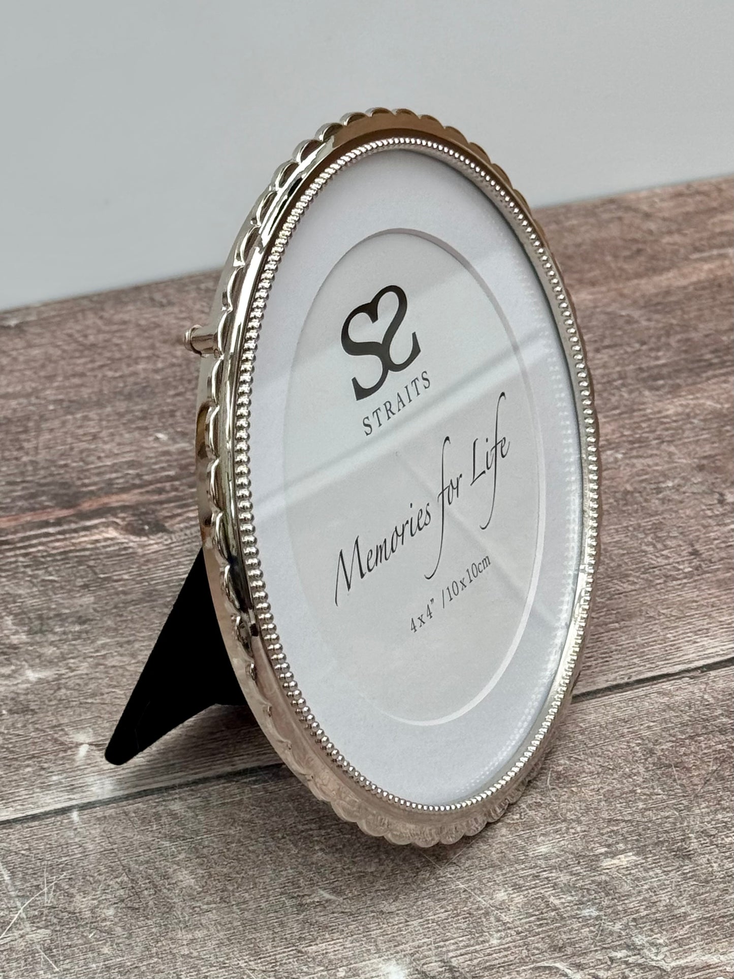 Silver Tone Decorative Edge Circular Photo Frame, 4’ x 4’