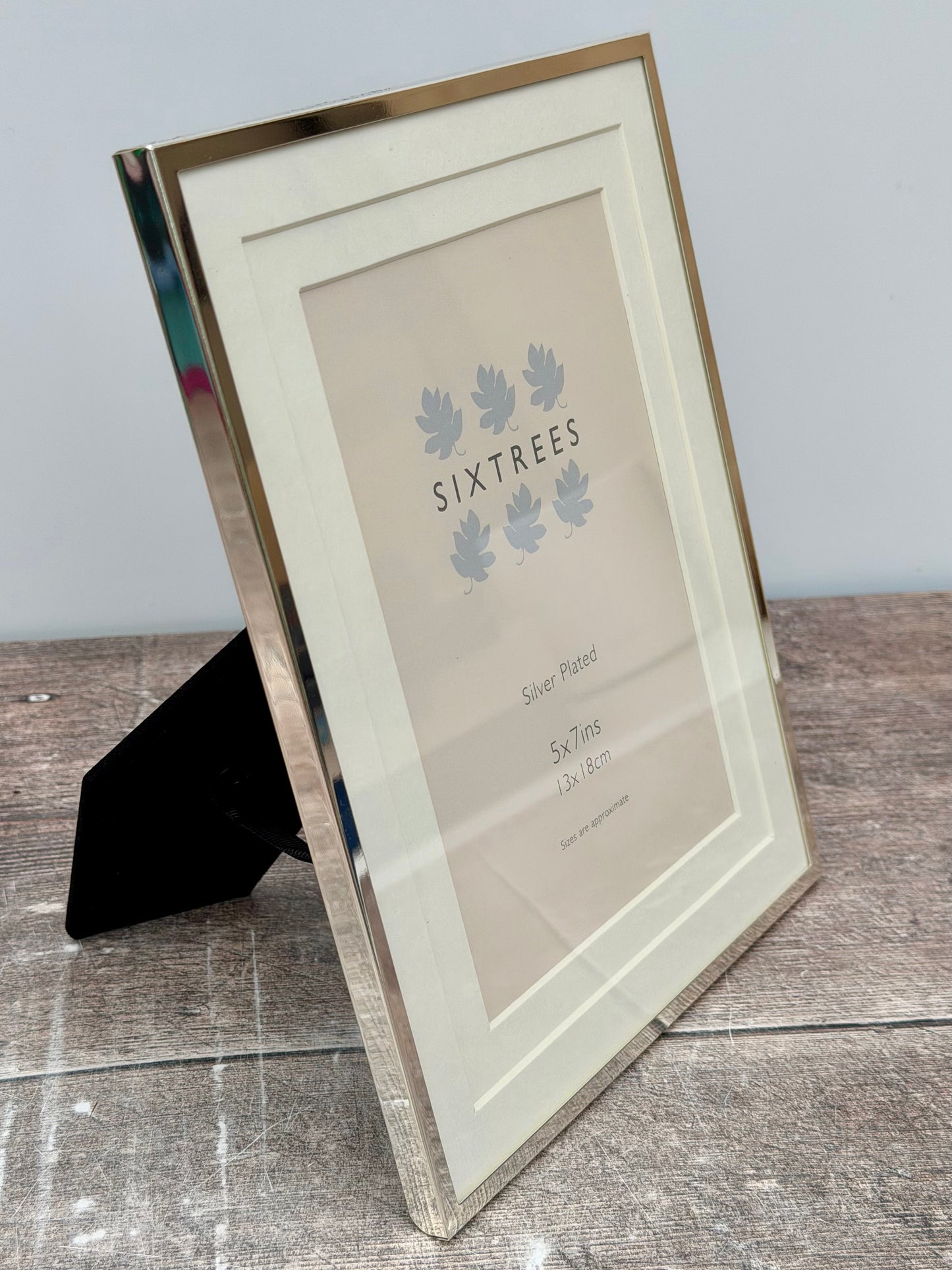 Sixtrees Silver Plated Photo Frame with Tiered Aperture, 5’ x 7’