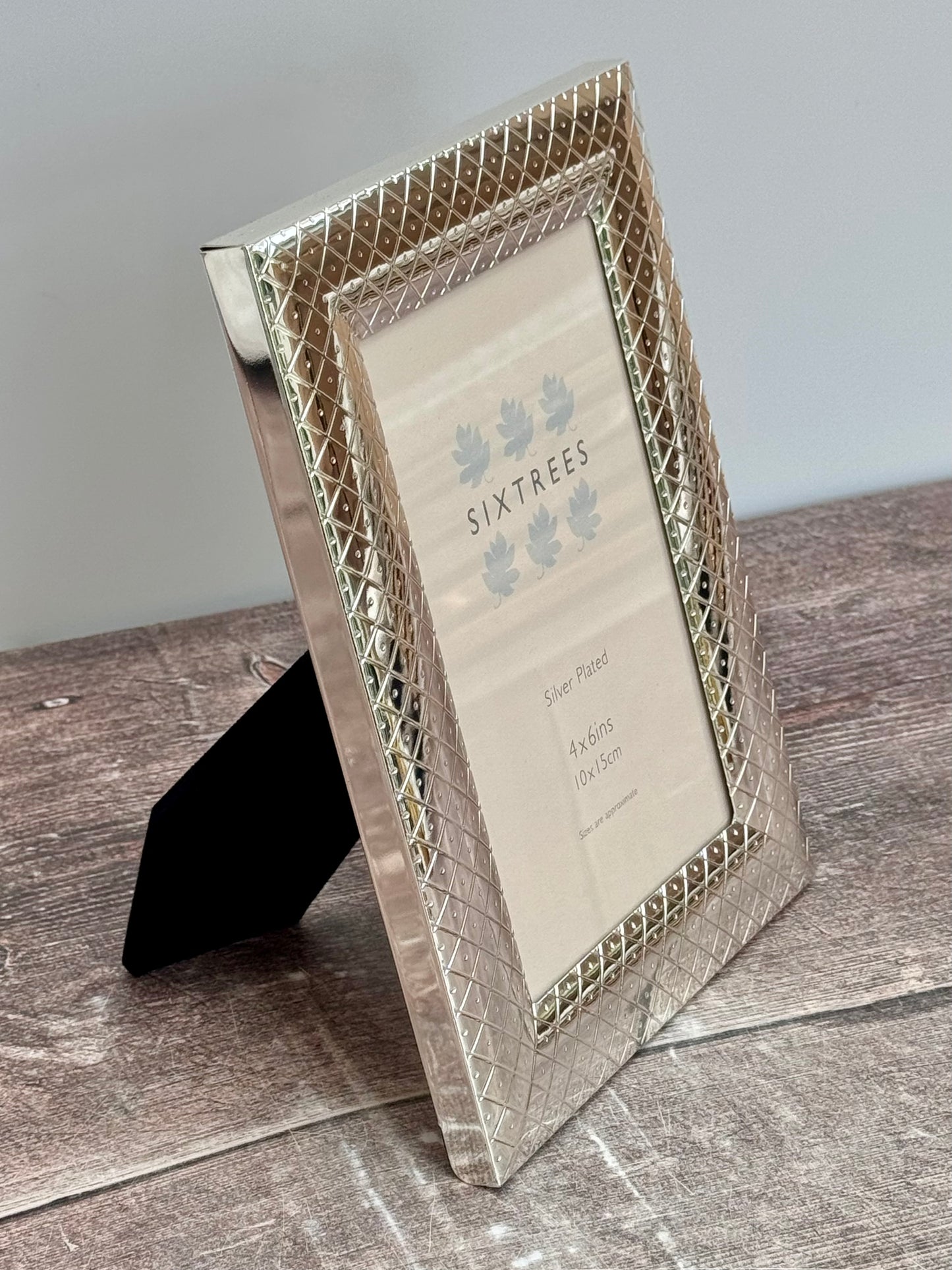 Sixtrees Silver Plated Diamond Patterned Photo Frame, 4’ x 6’