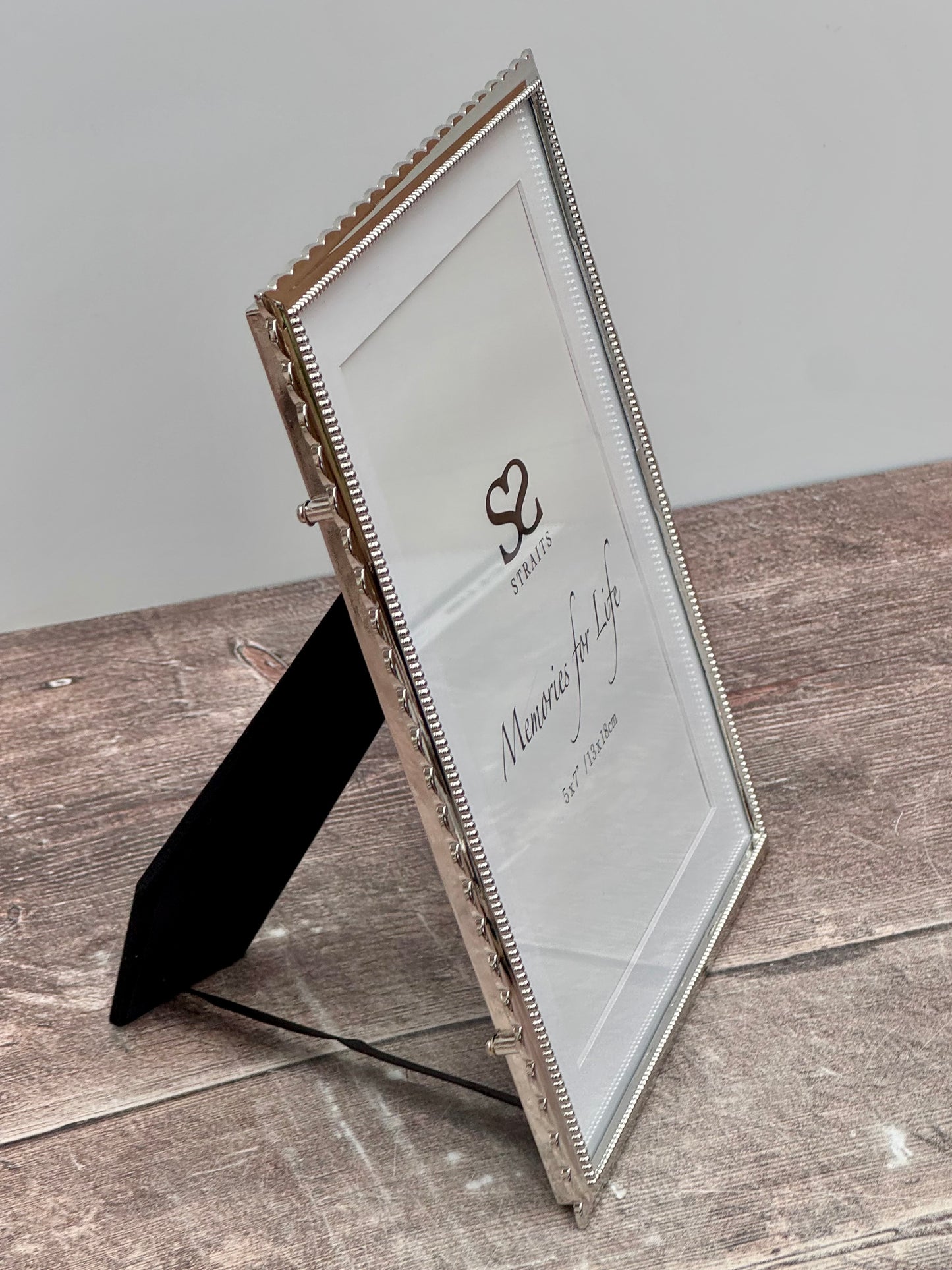 Silver Tone Decorative Edge Photo Frame, 5’ x 7’