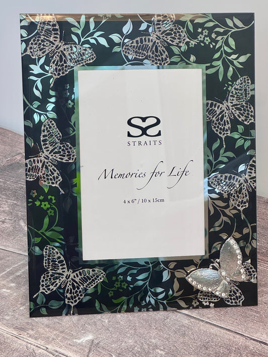 Butterfly Pattern Photo Frame, 4’ x 6’