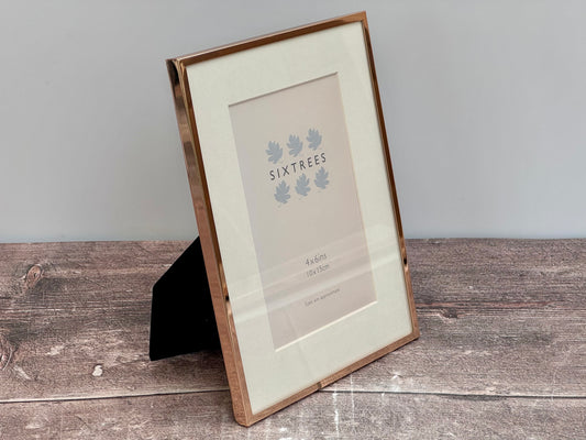 Sixtrees Rose Gold Photo Frame with Aperture, 4’ x 6’