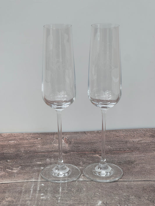 Set of 2 Heart Patterned Champagne Flute Glasses