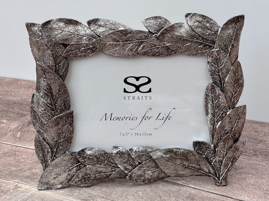 Silver Tone Leaf Patterned Photo Frame, 5’ x 7’