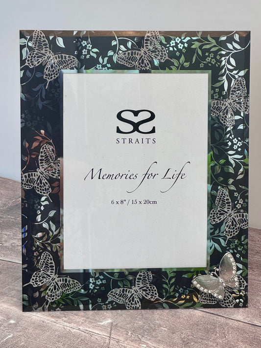 Butterfly Pattern Photo Frame, 6’ x 8’