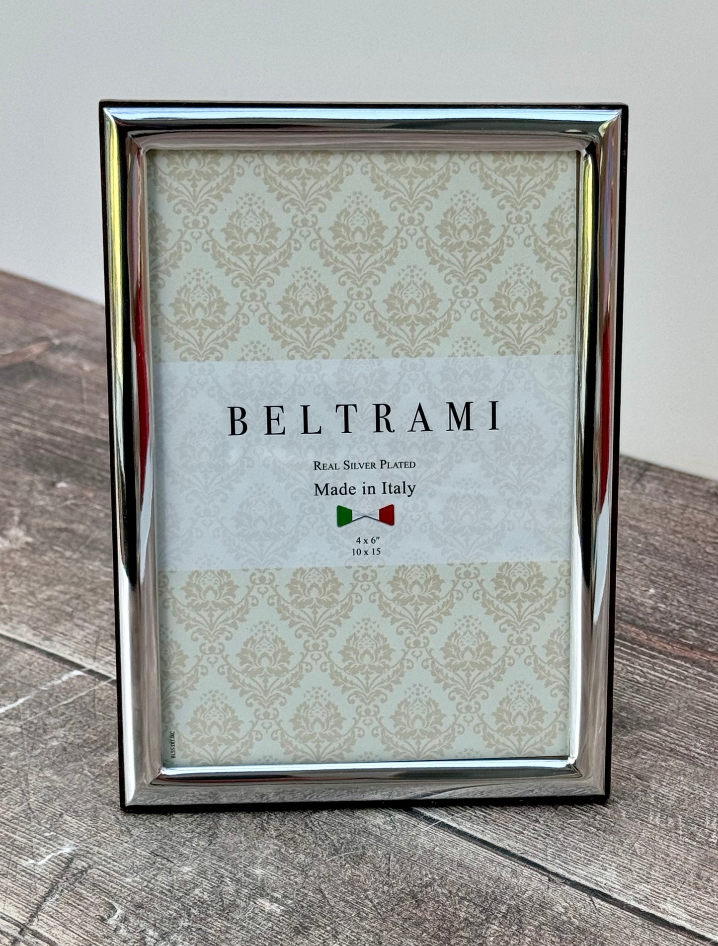 Beltrami Silver Plated Plain Raised Border Photo Frame 4 x 6