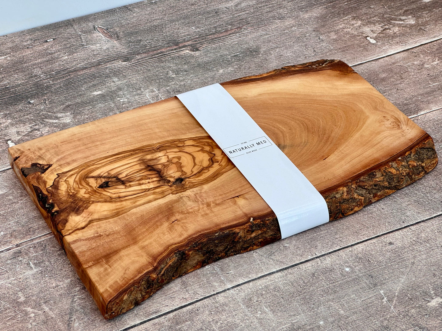 Olive Wood Rustic Edge Serving/Cheese/Chopping Board, Grain 3