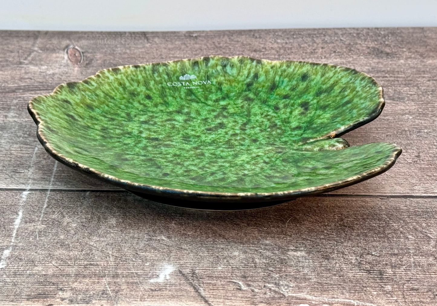 Light Green Alchemille Leaf Plate, 18cm