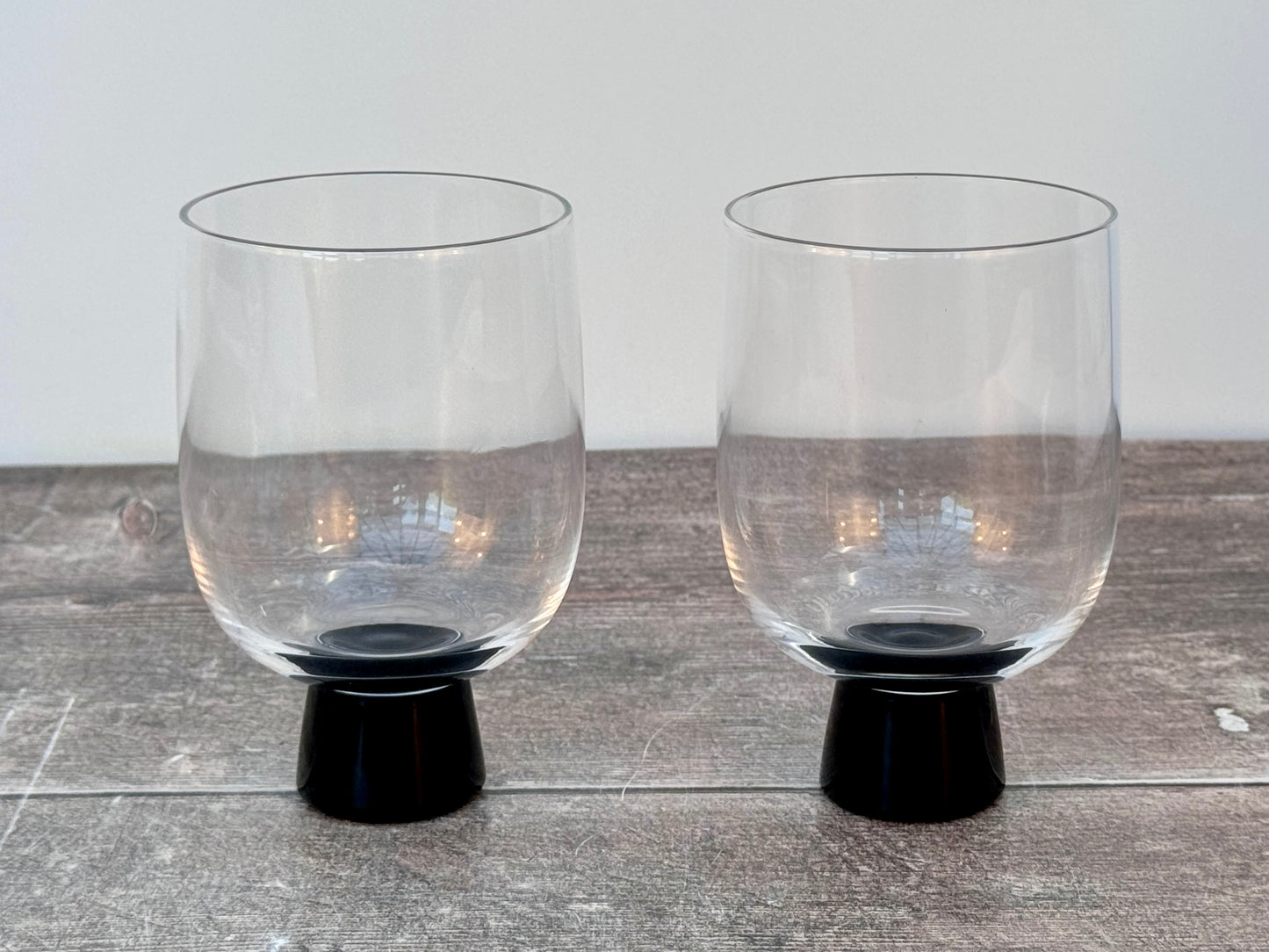 Set of 2 Tumbler Glasses with a Black Base