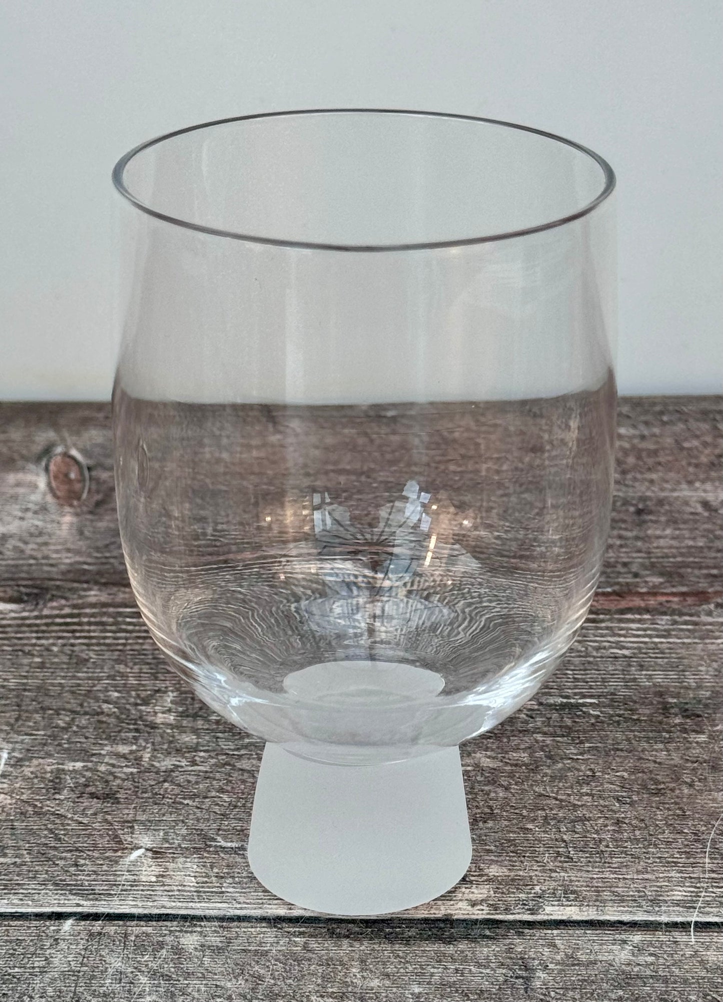 Set of 2 Tumbler Glasses with a Frosted Base