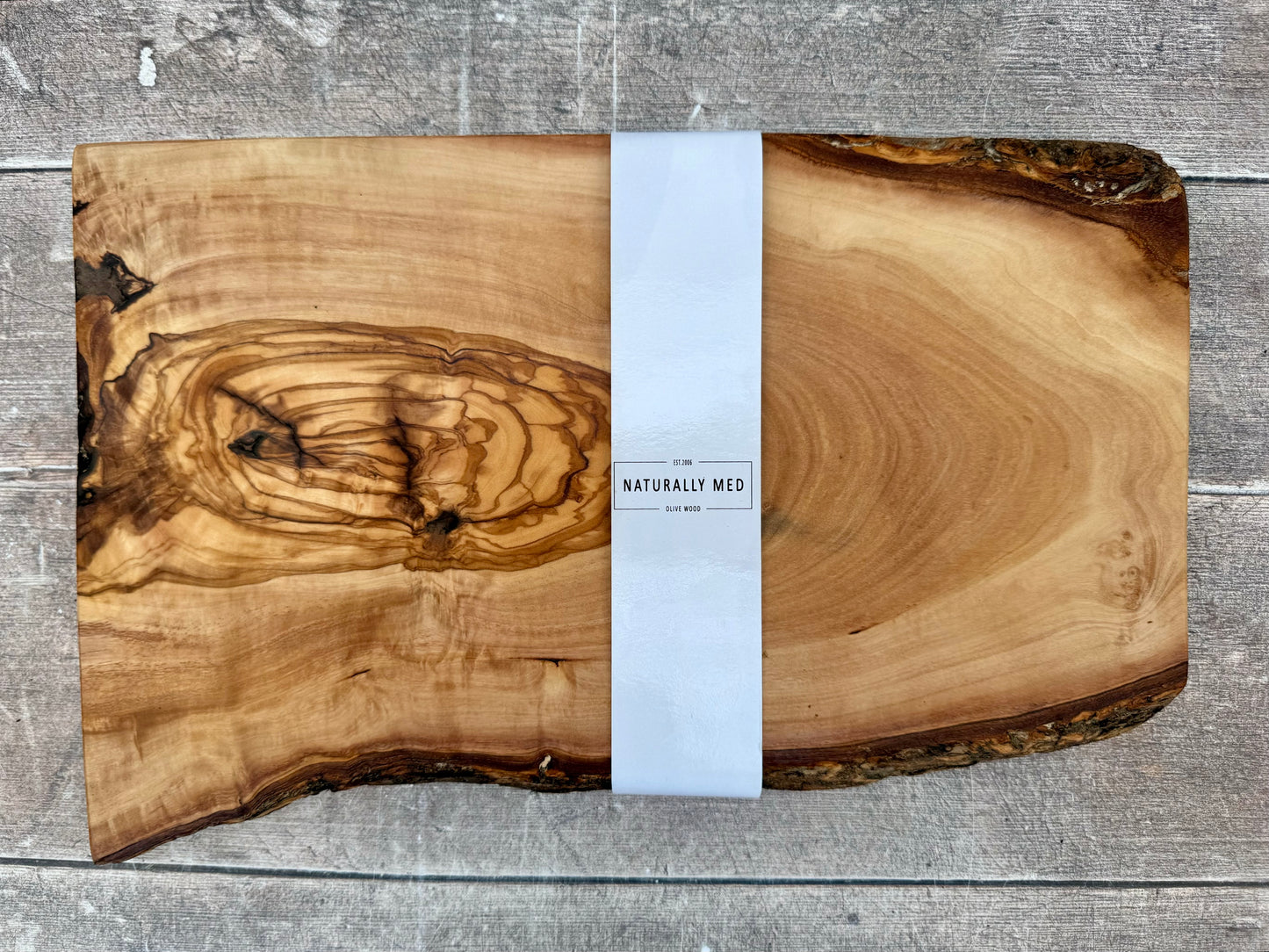 Olive Wood Rustic Edge Serving/Cheese/Chopping Board, Grain 3