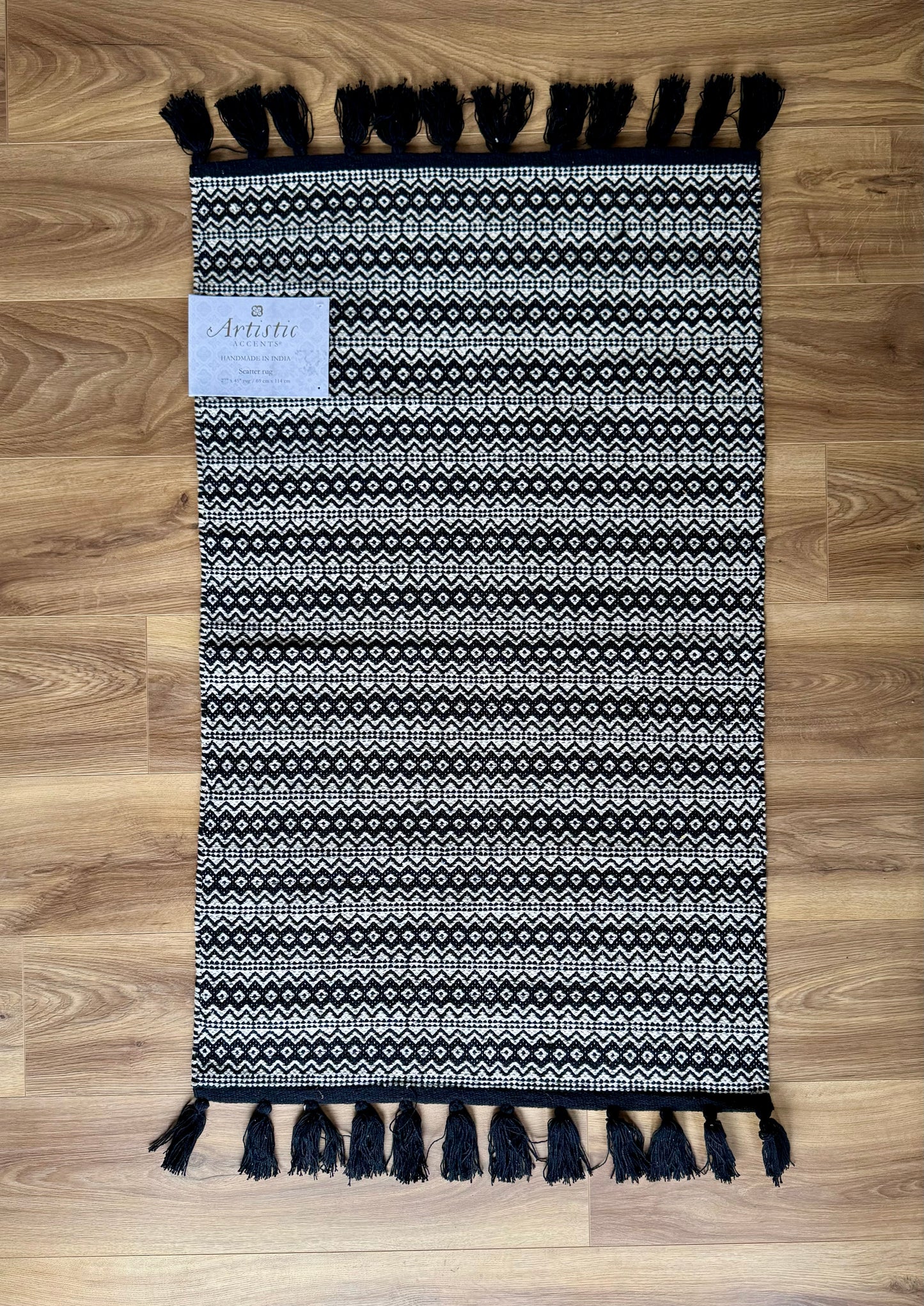 Black and White Patterned Rug, 69cm x 114cm