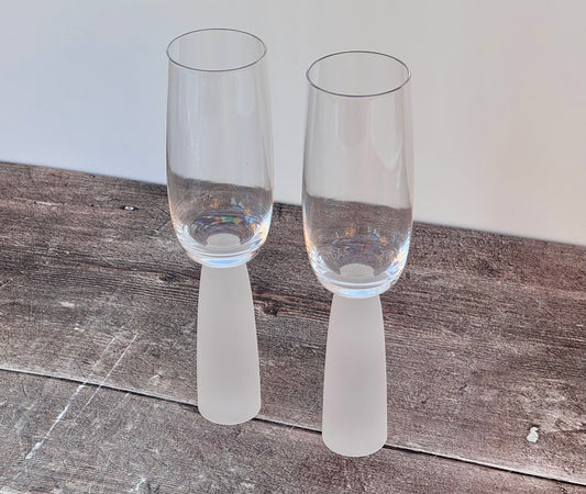 Set of 2 Champagne Flutes/Glasses with a Frosted Base