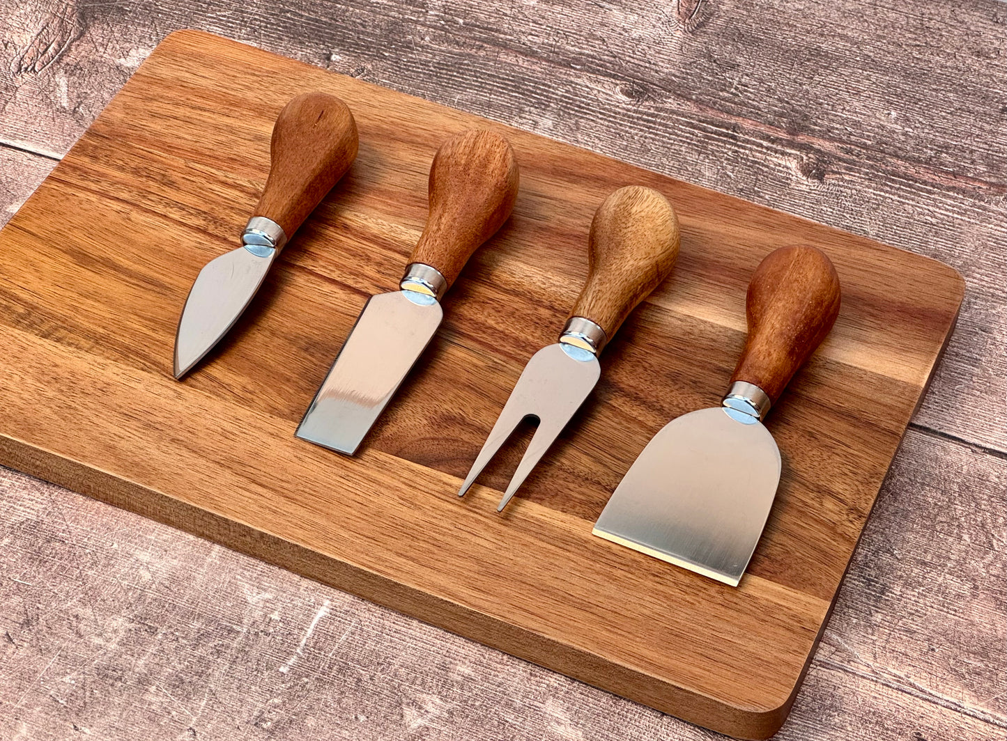 Taylor’s Eye Witness Acacia Cheese Board and Knife Set