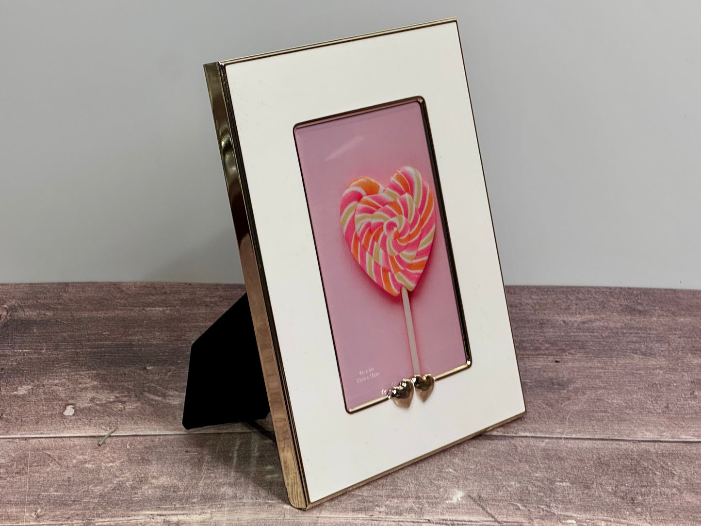 Isaac Jacobs White and Gold Heart Photo Frame, 4’ x 6’