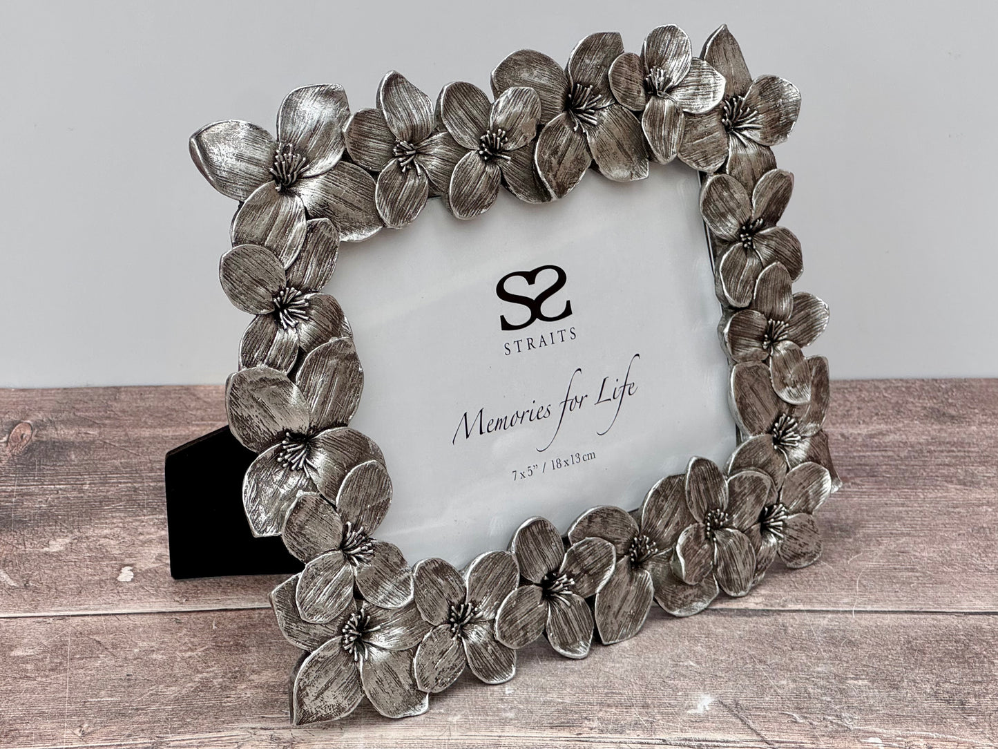 Silver Tone Flower Patterned Photo Frame, 5’ x 7’
