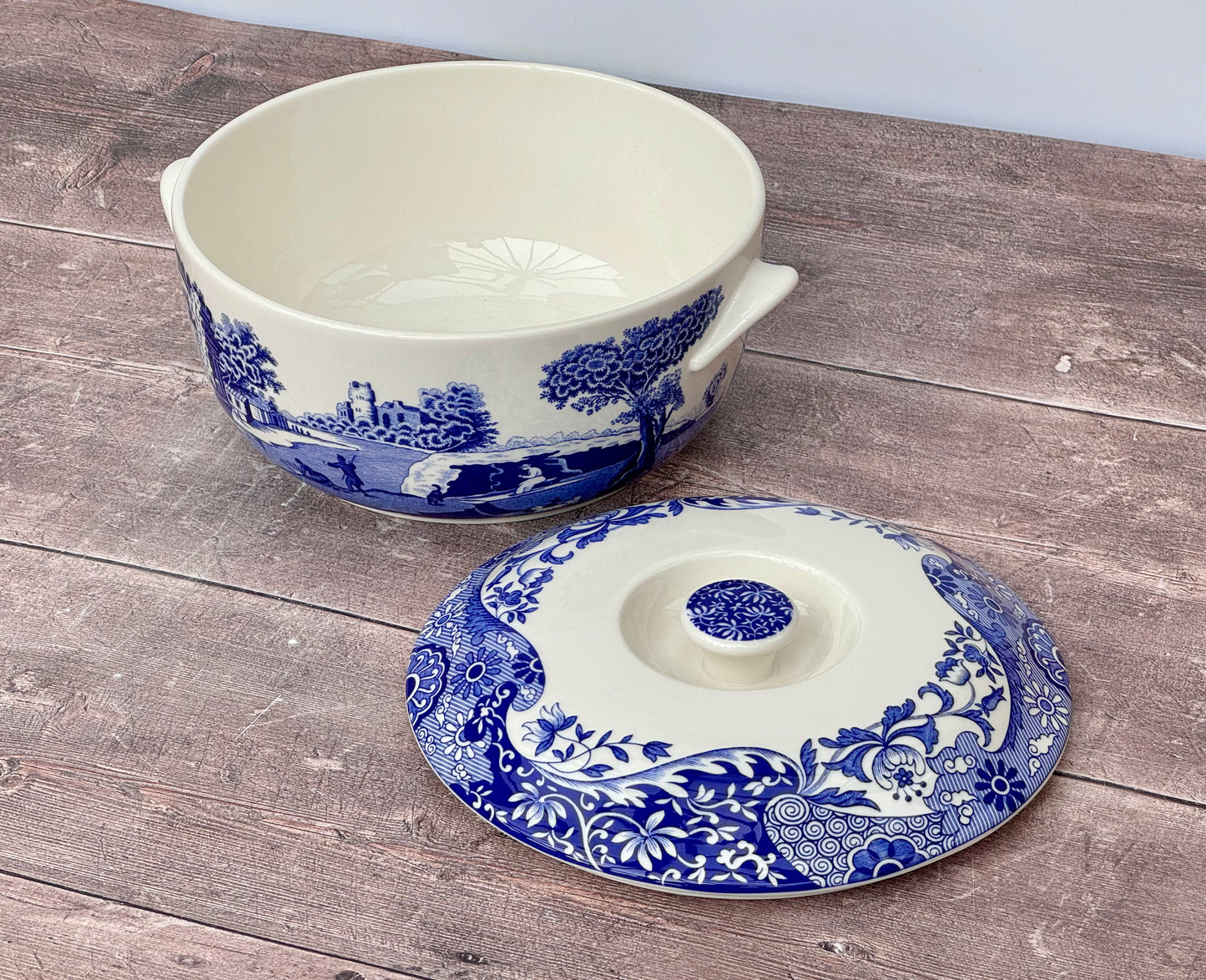 Spode Blue Italian Round Casserole Dish, 22cm