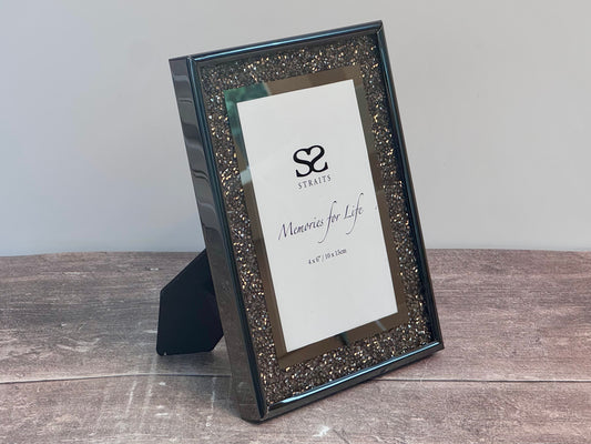 Black Bead Photo Frame, 4’ x 6’