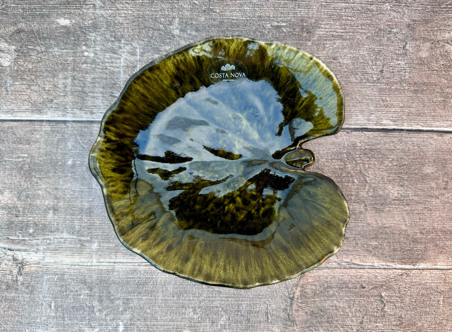 Dark Green Alchemille Leaf Plate, 18cm