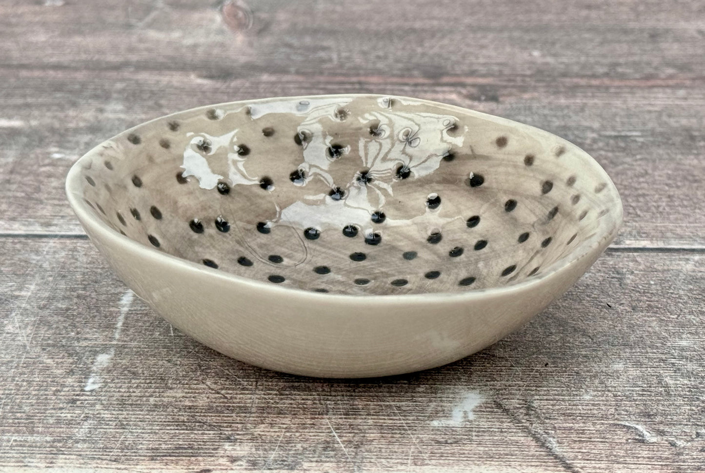 Grey Spotty Circular Patterned Dish