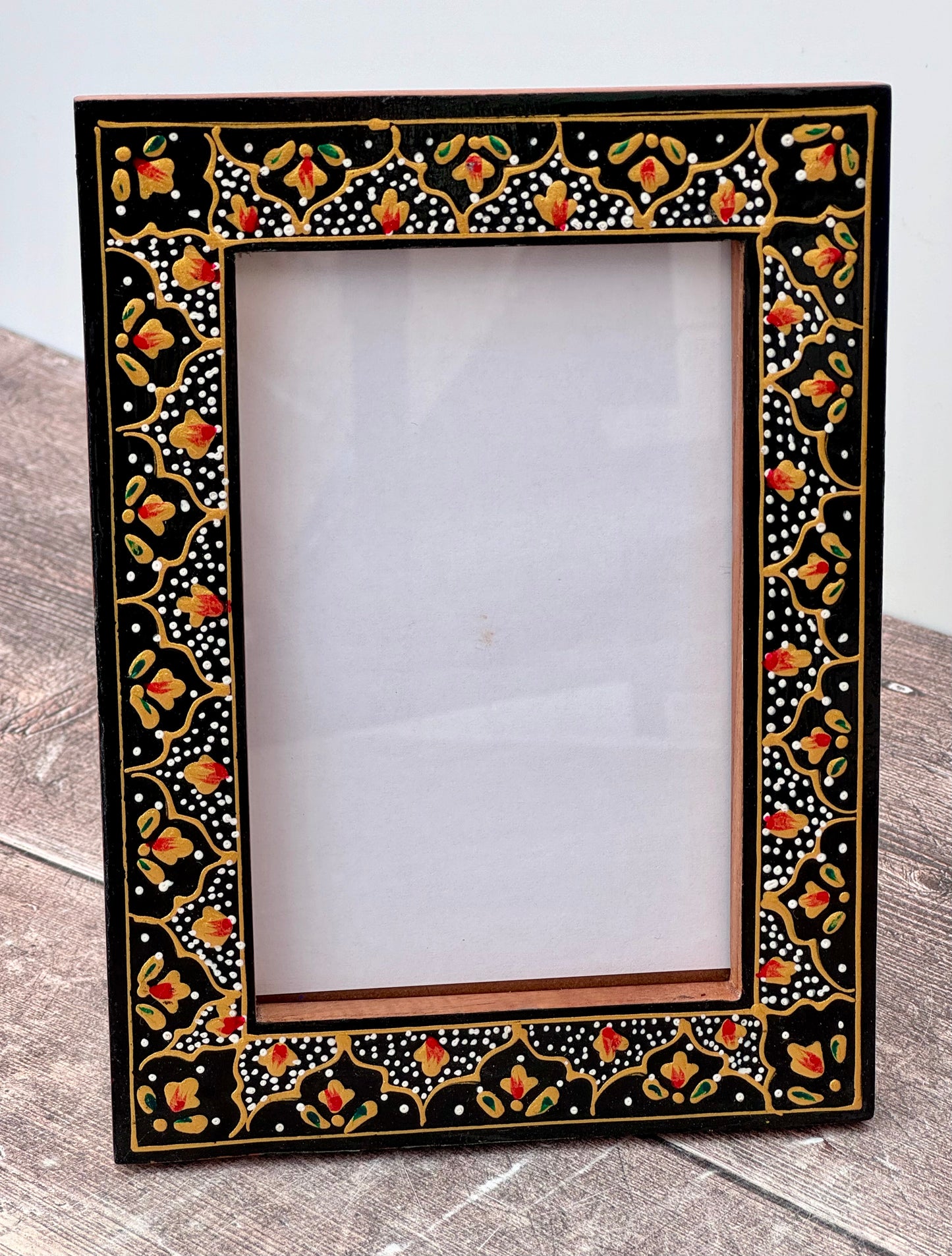 Hand Painted Photo Frame 4’ x 6’ - Black and Gold (Design 9)