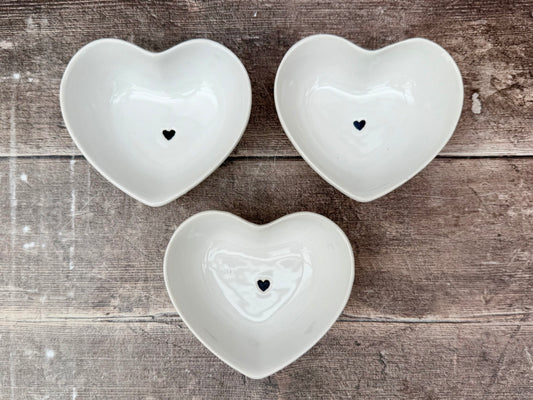 Set of 3 Small White Heart Bowls, 9.5cm