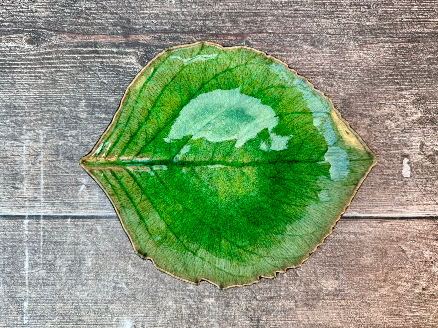 Green Hydrangea Leaf Plate, 17cm