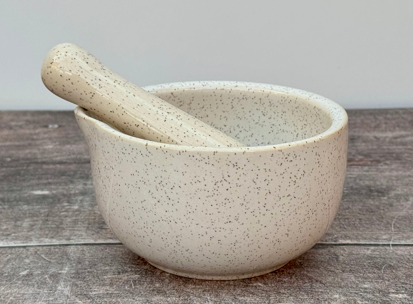 Scandi Home Pale Cream Smooth Pestle and Mortar