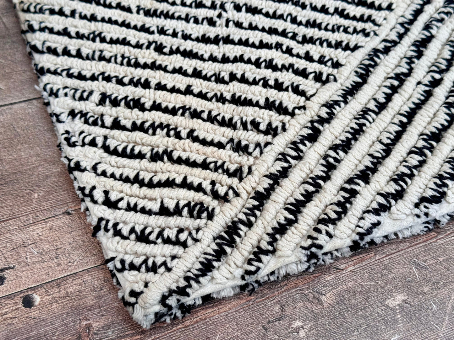 Black and White Diagonal Pattern Bath Mat