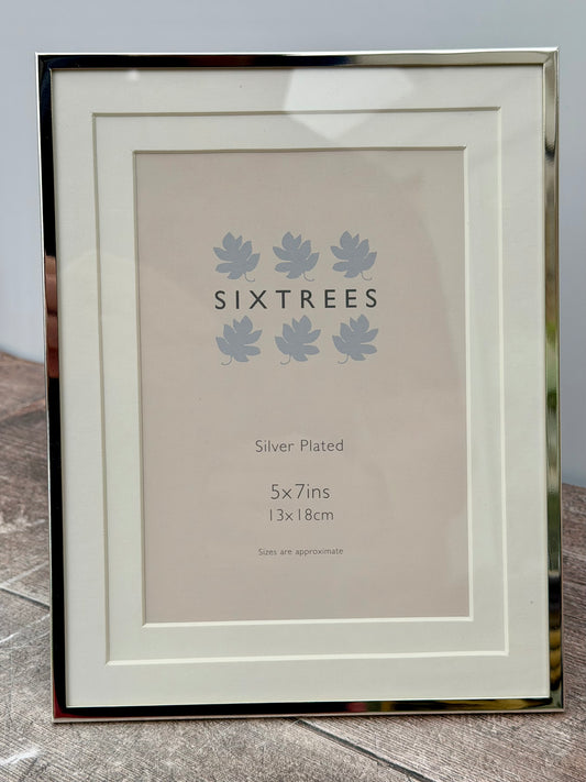 Sixtrees Silver Plated Photo Frame with Tiered Aperture, 5’ x 7’