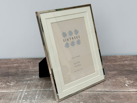 Sixtrees Silver Plated Photo Frame with Tiered Aperture, 5’ x 7’