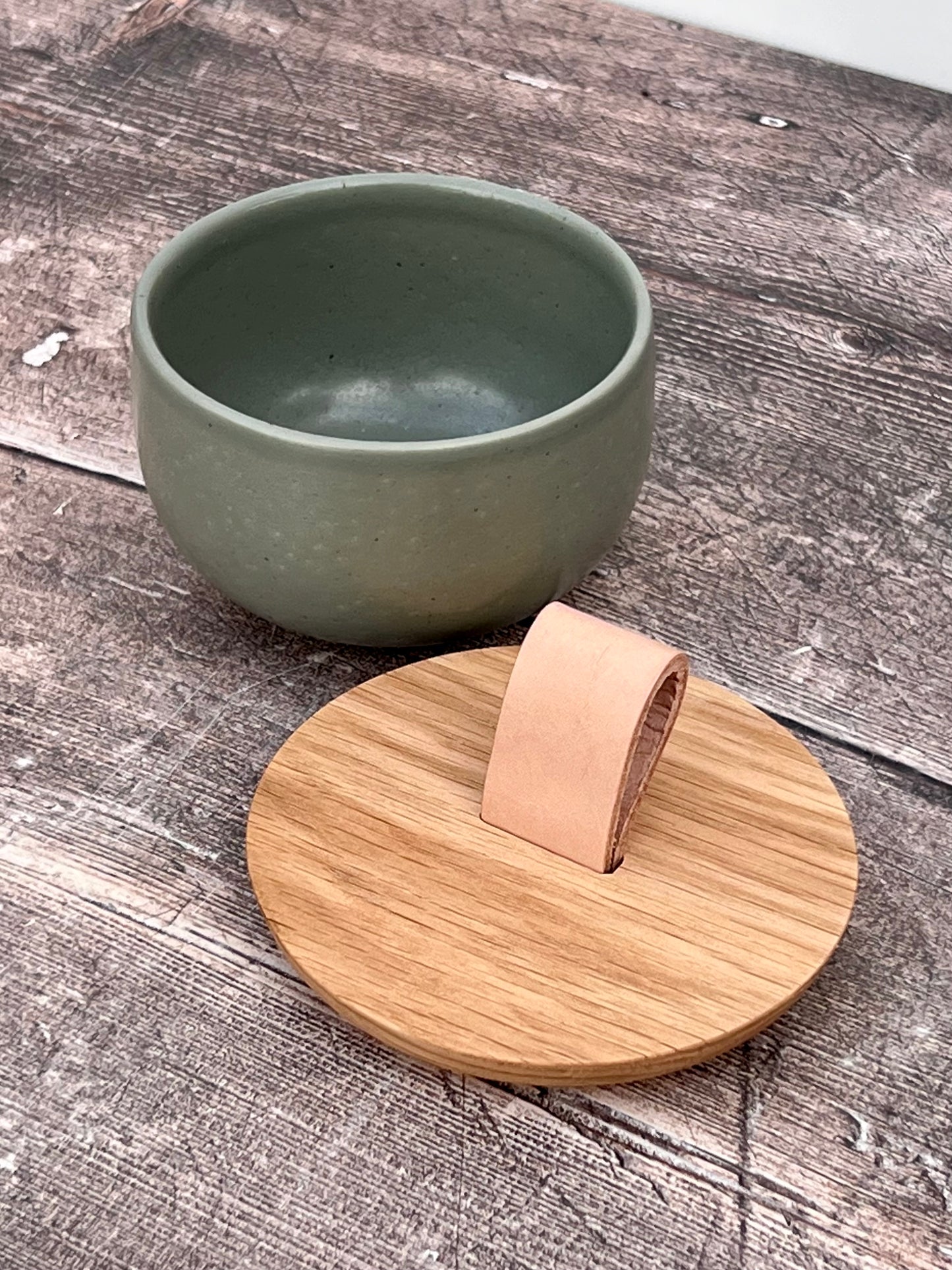 Green Salt Cellar/Pot with Oak Lid, 9cm