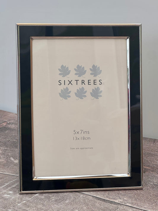 Sixtrees Black Border Photo Frame, 5’ x 7’