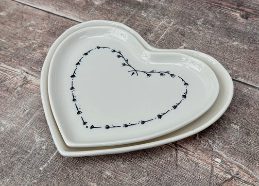 Set of 2 White Heart Patterned Plates