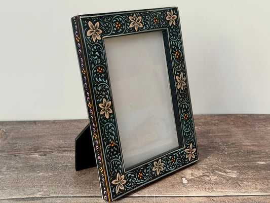 Hand Painted Photo Frame 4’ x 6’ - Black and Pink Flower Design