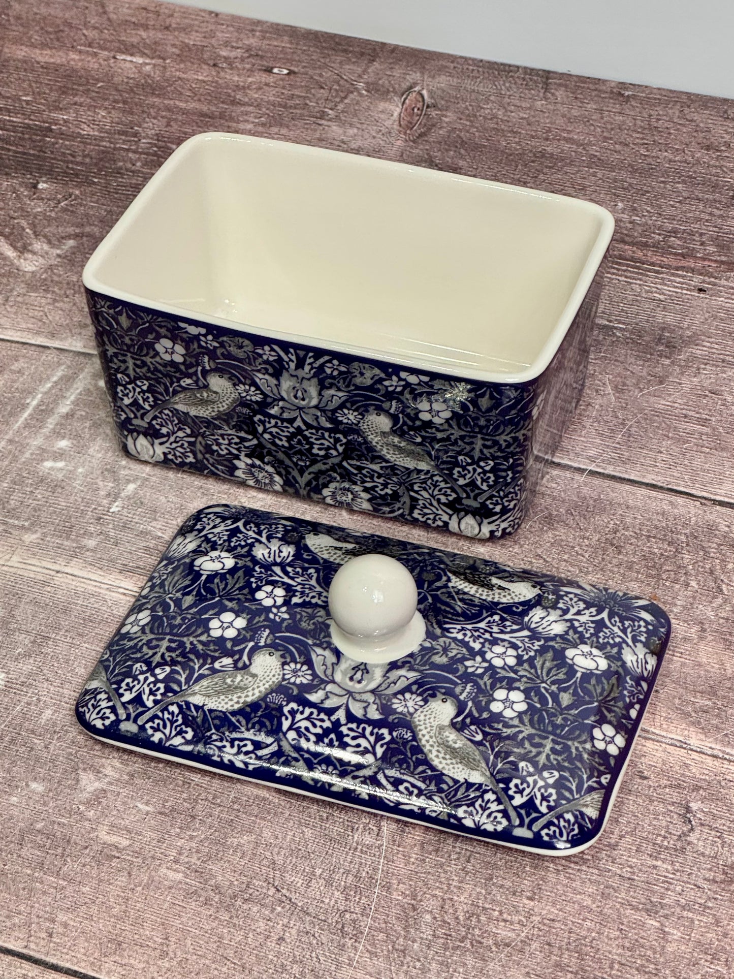 William Morris Blue Strawberry Thief Patterned Butter Dish