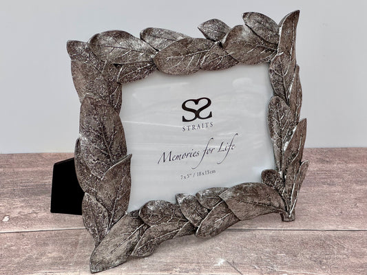 Silver Tone Leaf Patterned Photo Frame, 5’ x 7’