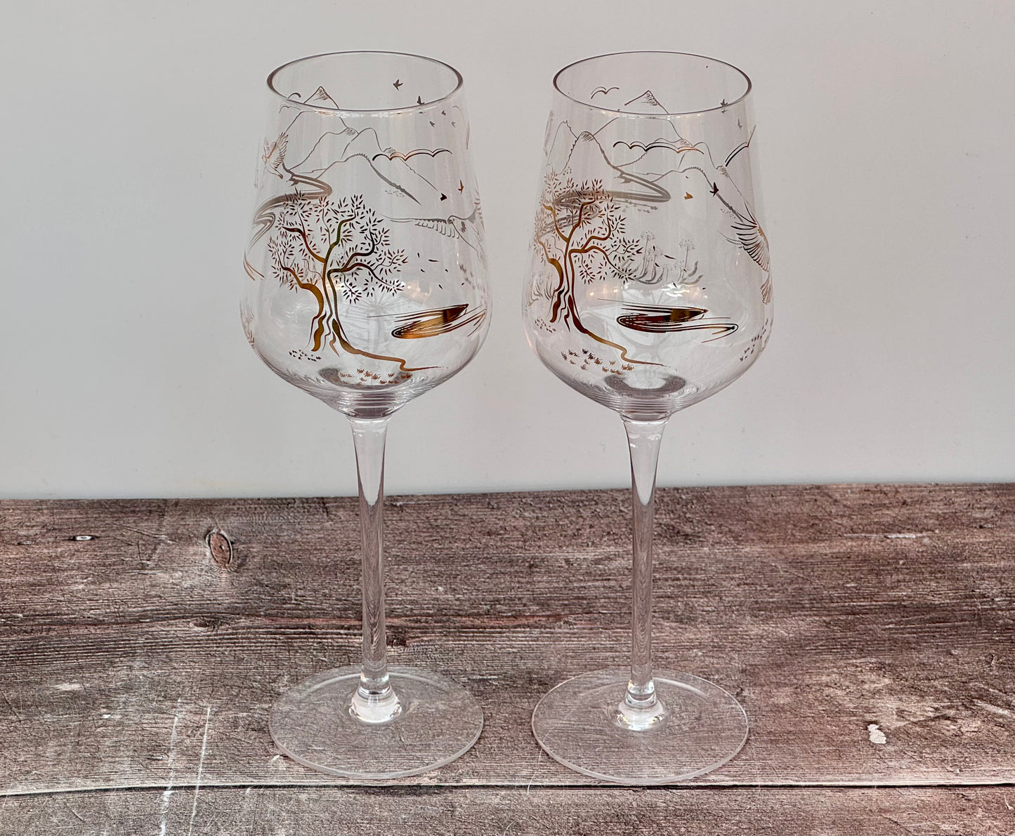 Set of 2 Gold Patterned Wine Glasses