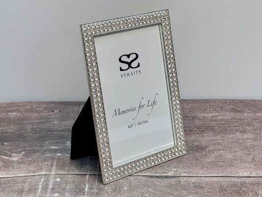 Jewel Photo Frame, 4’ x 6’