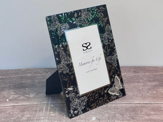 Butterfly Pattern Photo Frame, 4’ x 6’