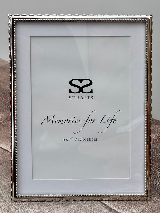 Silver Tone Decorative Edge Photo Frame, 5’ x 7’