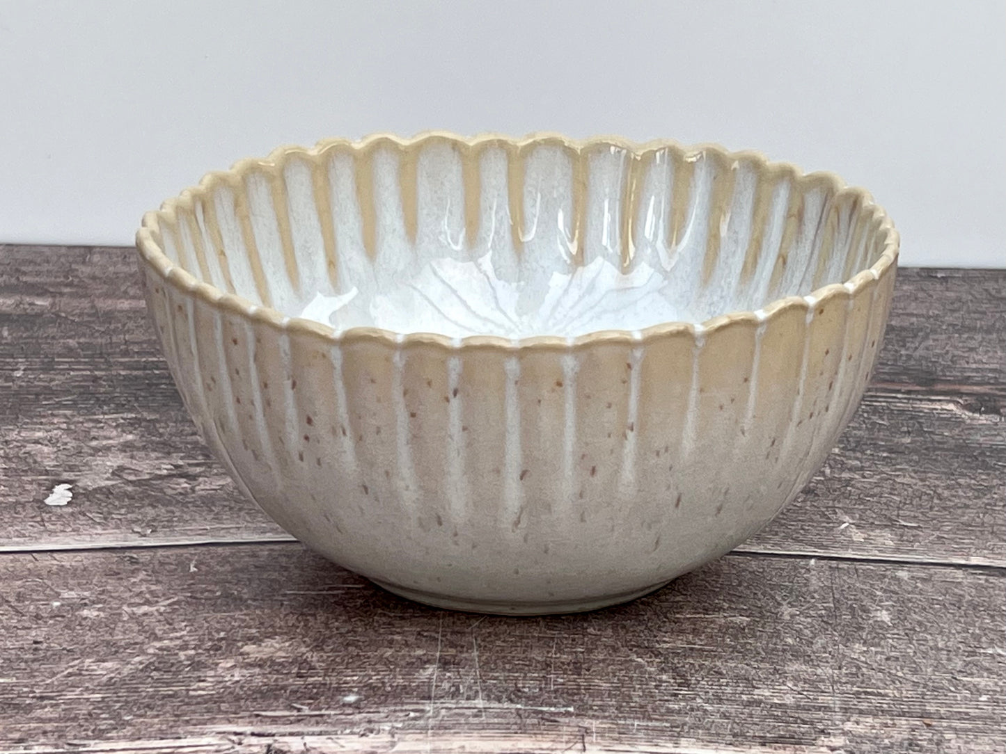 Sand Beige Shell Scallop Design Bowl, 15.5cm